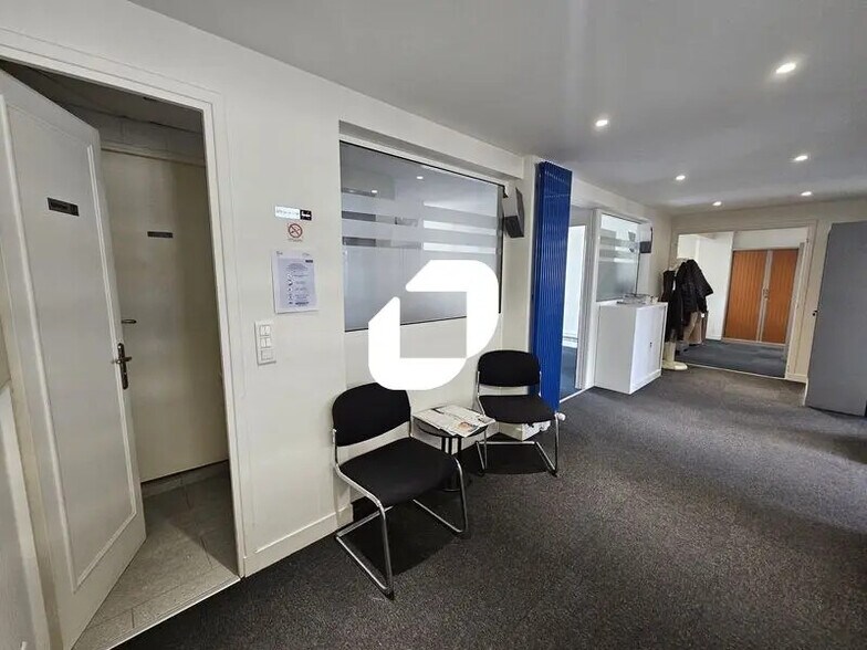 Bureau dans Versailles à louer - Photo de l’immeuble – Image 2 sur 10