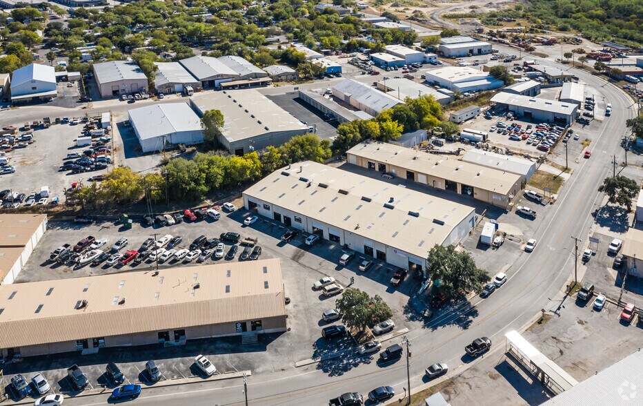 7114 Eckhert Rd, San Antonio, TX à louer - Aérien – Image 3 sur 9