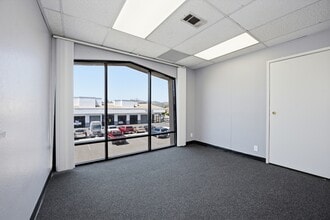 105 N Rose St, Escondido, CA à louer Photo intérieure– Image 2 sur 11