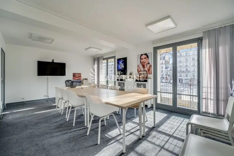 Bureau dans Neuilly-sur-Seine à louer - Photo de l’immeuble – Image 1 sur 10