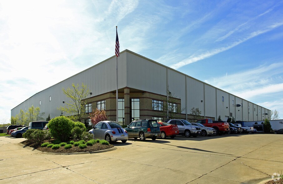 16077 Industrial Pky, Middlefield, OH à vendre - Photo de l’immeuble – Image 3 sur 9