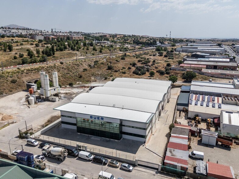 Industriel/Logistique dans Colmenar Viejo, Madrid à vendre - Photo de l’immeuble – Image 2 sur 30