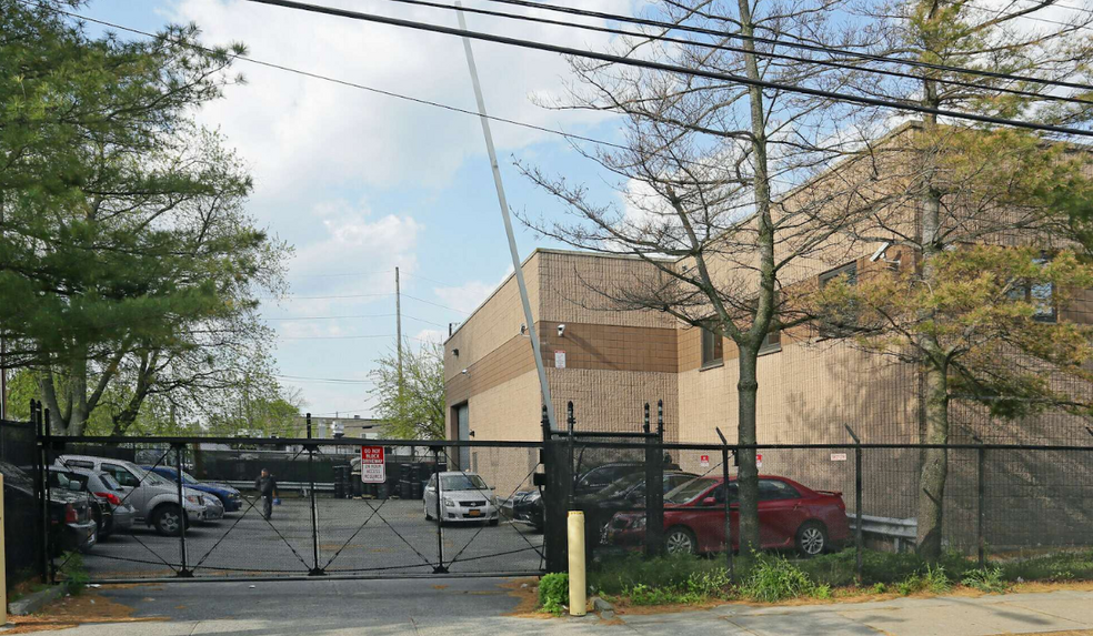 130 Sheridan Blvd, Inwood, NY à louer - Photo de l’immeuble – Image 2 sur 5