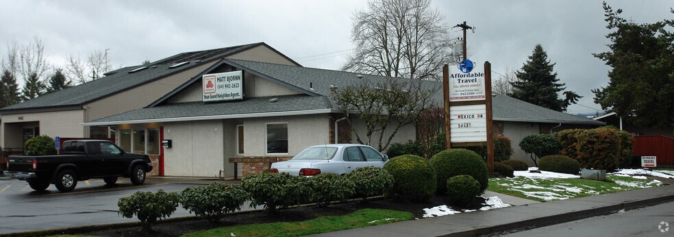 1481 Gateway Blvd, Cottage Grove, OR à louer - Photo de l’immeuble – Image 3 sur 8
