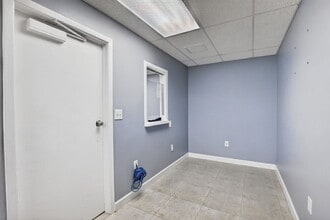3157 N University Dr, Hollywood, FL à vendre Photo intérieure– Image 2 sur 9