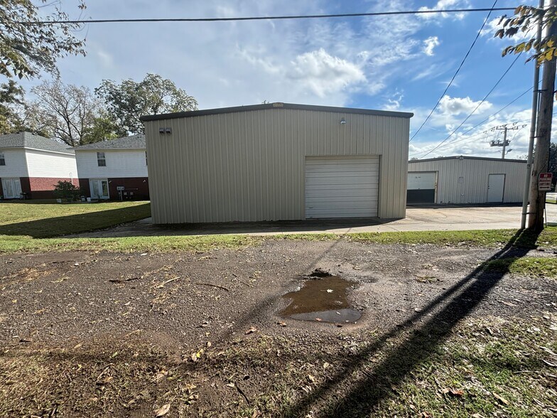 403 Vine St, Van Buren, AR à louer - Photo intérieure – Image 3 sur 10
