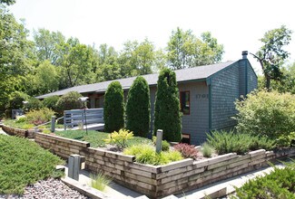 Plus de détails pour 3701 Shoreline Dr, Orono, MN - Coworking à louer