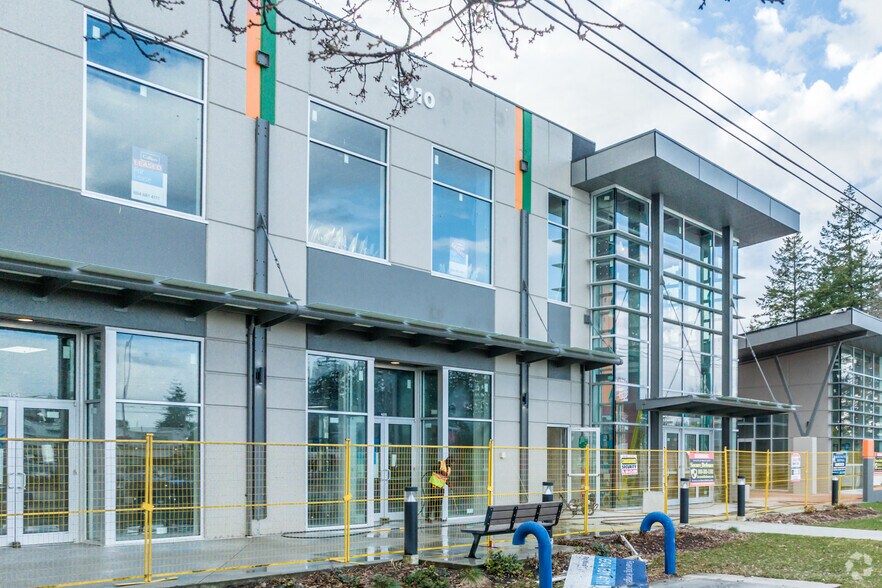 3010 148 St, Surrey, BC à vendre - Photo de l’immeuble – Image 2 sur 5