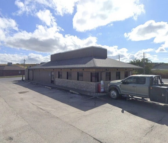 305 Eastgate Dr, Osawatomie, KS à louer - Photo de l’immeuble – Image 2 sur 4