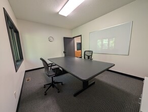 5891 Cedar Lake Rd, Saint Louis Park, MN à louer Photo intérieure– Image 2 sur 10