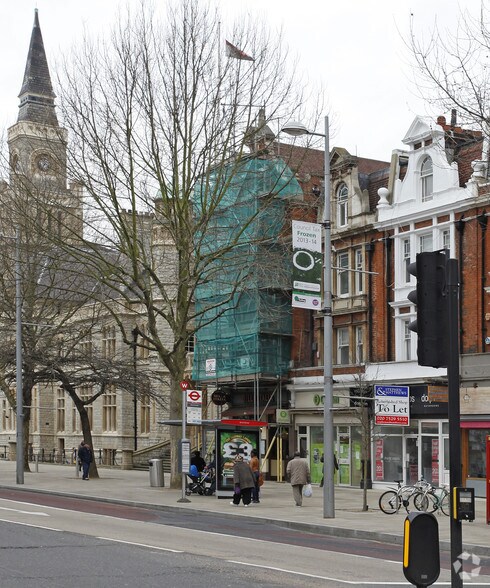36 New Broa, Londres à louer - Photo de l’immeuble – Image 2 sur 3