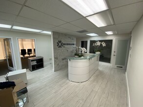 301 Almeria Ave, Coral Gables, FL à louer Photo intérieure– Image 1 sur 16