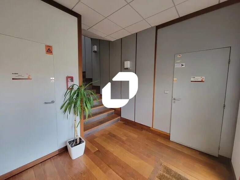 Bureau dans Champlan à louer - Photo intérieure – Image 2 sur 10