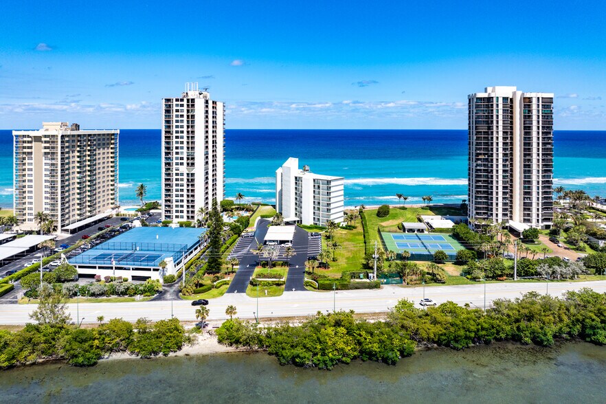 5400 N Ocean Dr, Riviera Beach, FL à vendre - Photo de l’immeuble – Image 3 sur 6