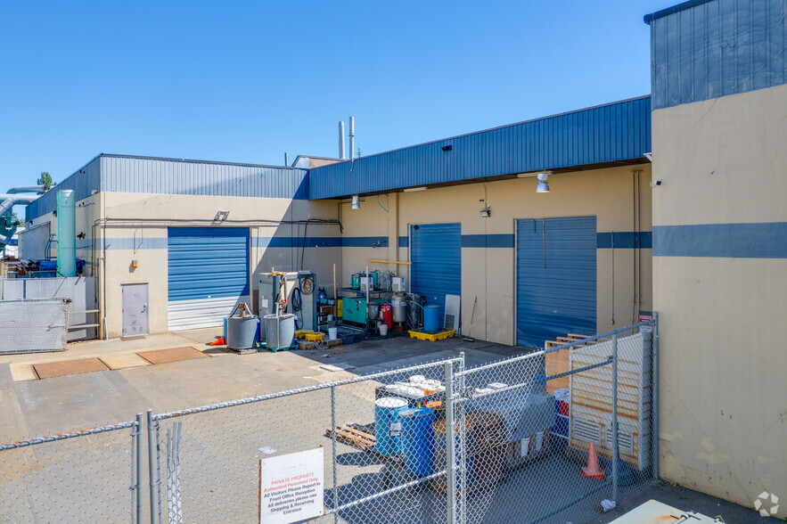 11620 Horseshoe Way, Richmond, BC à louer - Photo de l’immeuble – Image 2 sur 4