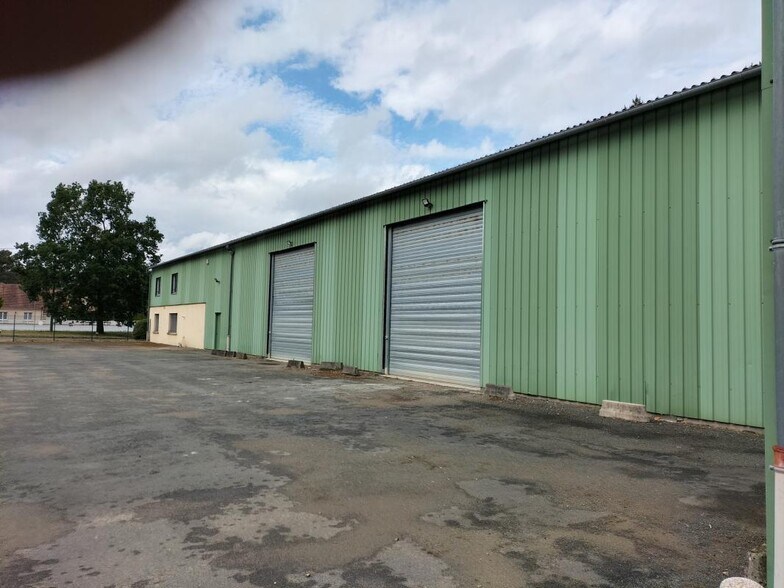 Industriel/Logistique dans La Suze Sur Sarthe à louer - Photo de l’immeuble – Image 2 sur 8