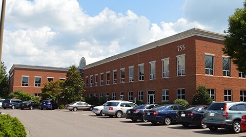 755 Highland Oaks Dr, Winston-Salem, NC à louer - Photo de l’immeuble – Image 2 sur 2