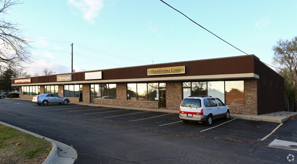 7507 N 2nd St, Machesney Park, IL à louer - Photo de l’immeuble – Image 2 sur 26