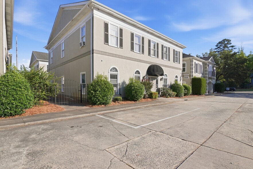 5808 Monroe Rd, Charlotte, NC à vendre - Photo de l’immeuble – Image 2 sur 17
