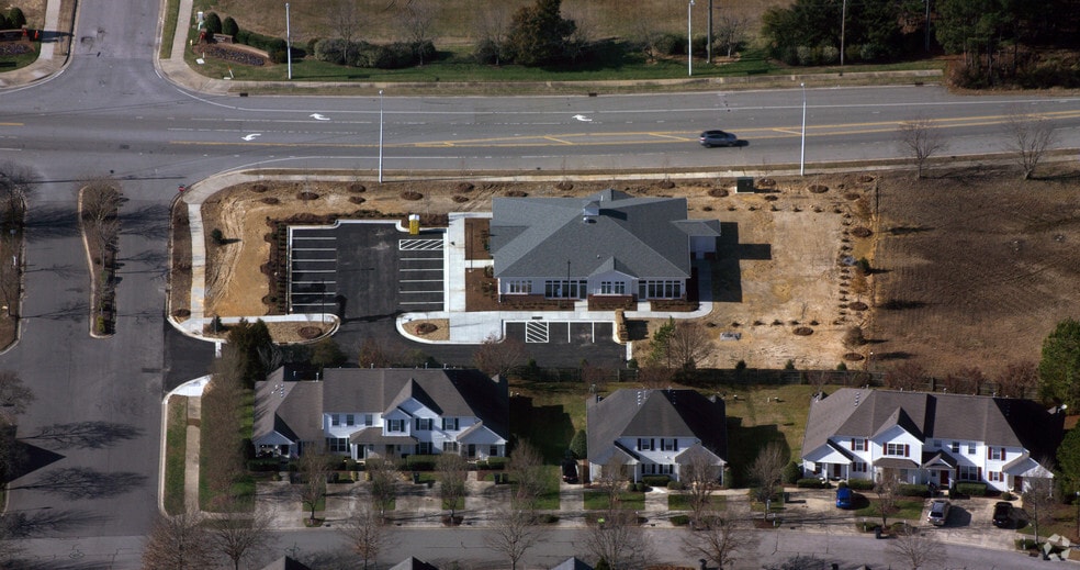 101 Osterville Dr, Holly Springs, NC à vendre - Aérien – Image 3 sur 6