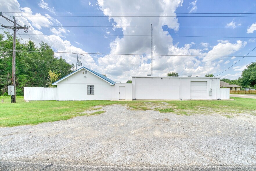 212 S Tammye Ln, Madisonville, TX à vendre - Photo de l’immeuble – Image 2 sur 28