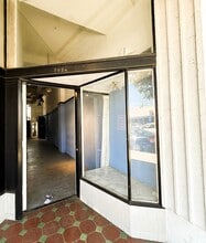 7912-7932 Beverly Blvd, Los Angeles, CA à louer Photo intérieure– Image 2 sur 2