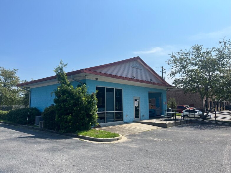 329 E 5th North St, Summerville, SC à louer - Photo de l’immeuble – Image 1 sur 7