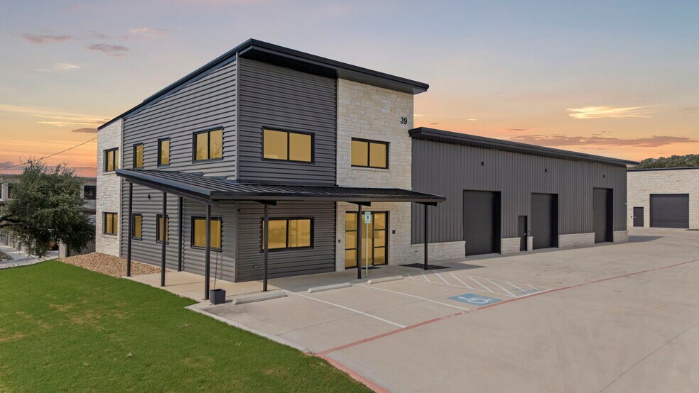39 Truss Dr, Boerne, TX à vendre - Photo de l’immeuble – Image 1 sur 105