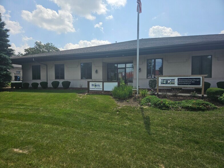 3230 Executive Dr, Joliet, IL à vendre - Photo de l’immeuble – Image 2 sur 23