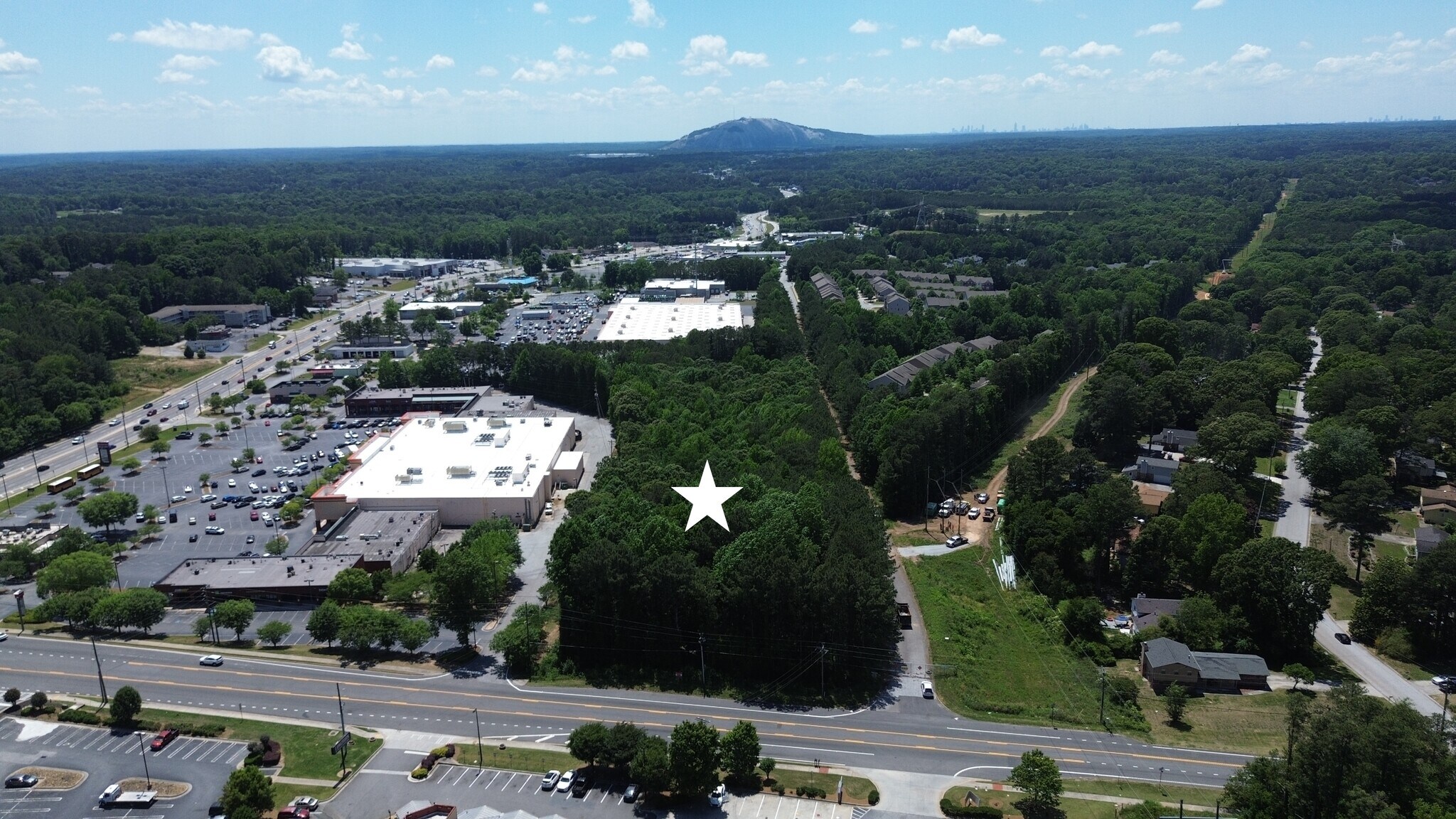 Killian Hill Rd, Snellville, GA à vendre Aérien– Image 1 sur 10