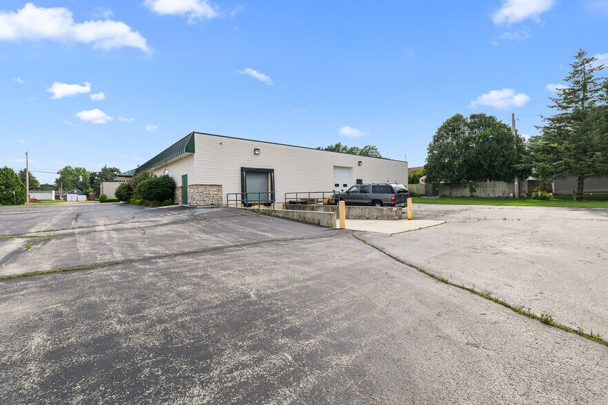 1828 Park Ave, New Holstein, WI à vendre - Photo de l’immeuble – Image 3 sur 59