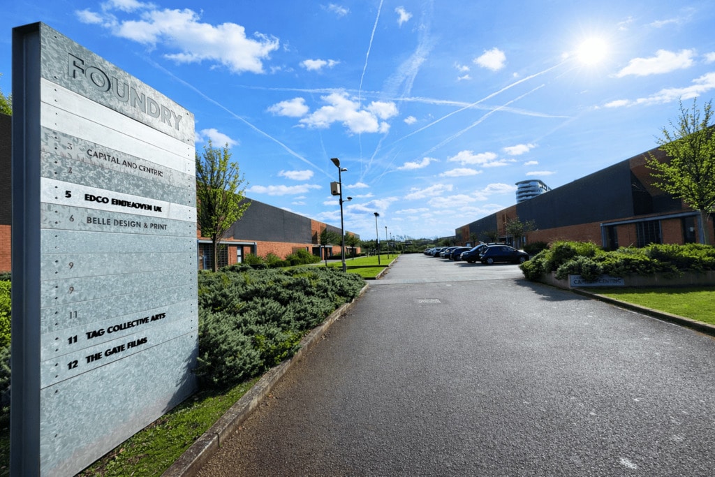 325 Ordsall Ln, Salford à louer Photo de l’immeuble– Image 1 sur 28