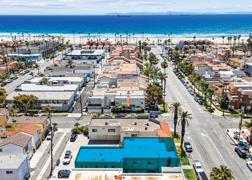306 17th St, Huntington Beach, CA à vendre - Photo de l’immeuble – Image 3 sur 7
