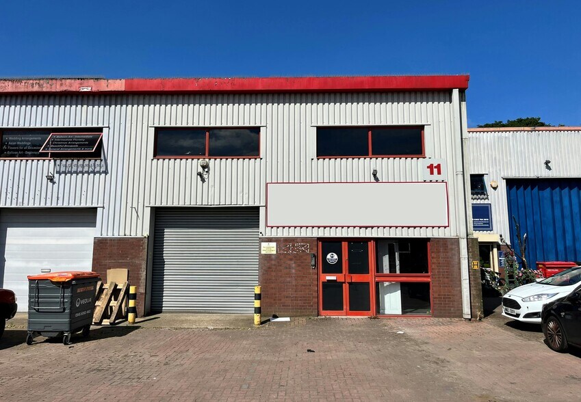 St Johns Rd, Isleworth à louer - Photo de l’immeuble – Image 2 sur 31