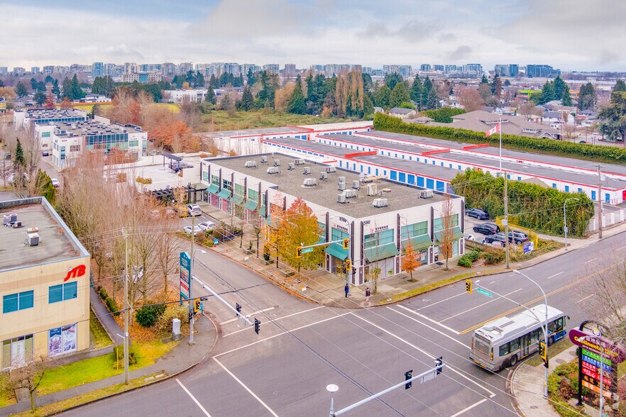 8580 Cambie Rd, Richmond, BC à louer - Photo de l’immeuble – Image 2 sur 4