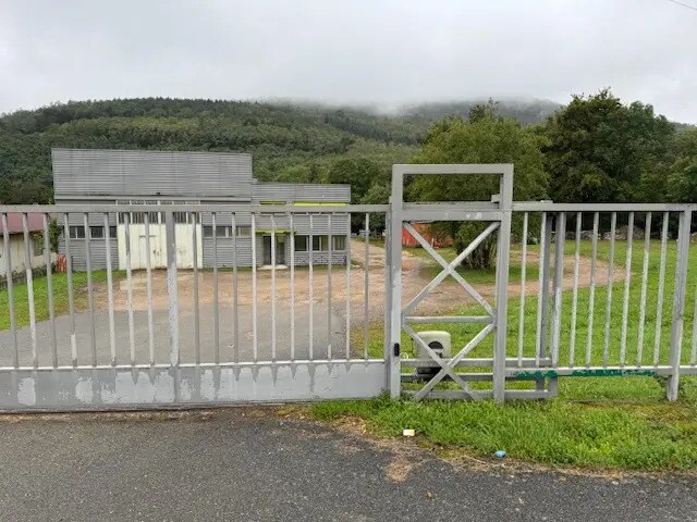 Local d'activités dans Juliénas à vendre - Photo de l’immeuble – Image 1 sur 11