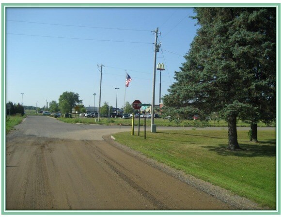 33388 Rochester St NE, Cambridge, MN à vendre Photo de l’immeuble– Image 1 sur 2