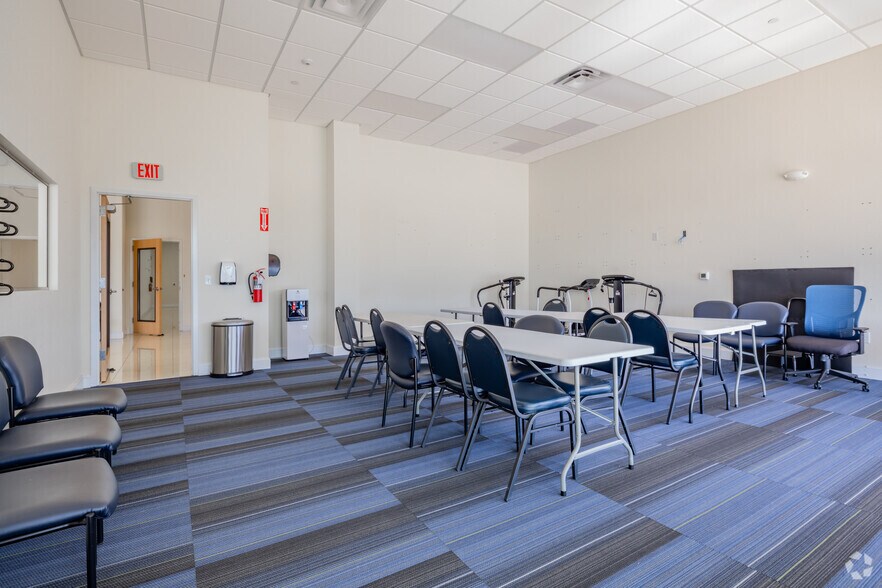 2905-3025 West Ave, San Antonio, TX à louer - Photo intérieure – Image 3 sur 32