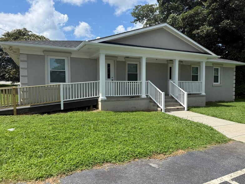 3642 N NC 16 Business Hwy, Denver, NC à louer - Photo de l’immeuble – Image 2 sur 12