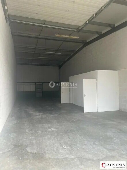 Local d’activités dans Le Haillan à louer - Photo de l’immeuble – Image 3 sur 5