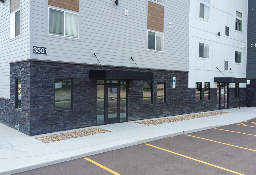 5025 S Bahnson Ave, Sioux Falls, SD à louer - Photo principale – Image 1 sur 10