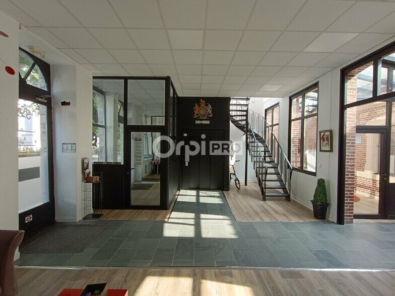 Bureau dans Lille à louer - Photo de l’immeuble – Image 1 sur 12