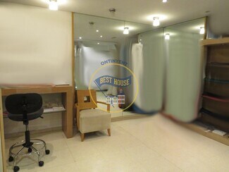 Plus de détails pour Local commercial à louer