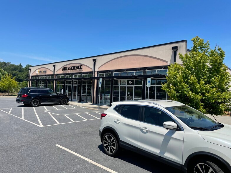 954-958 US Highway 70 SW, Hickory, NC à louer - Photo de l’immeuble – Image 3 sur 10