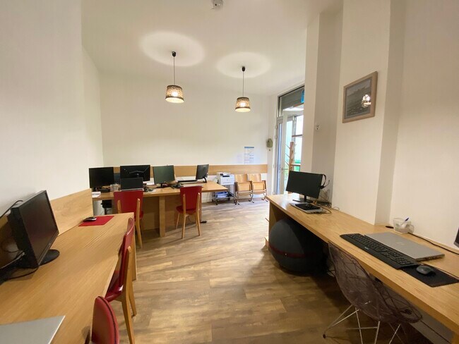 Plus de détails pour 96 Avenue De Saint-Ouen, Paris - Logement à vendre