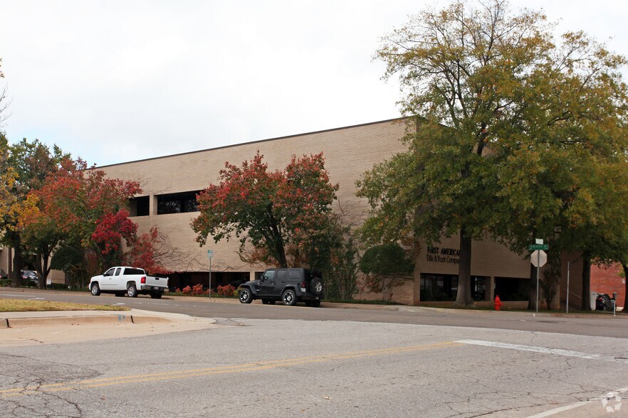 133 NW 8th St, Oklahoma City, OK à louer - Photo de l’immeuble – Image 3 sur 6