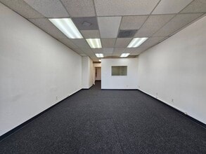 19031-19075 Colima Rd, Rowland Heights, CA à louer Photo intérieure– Image 2 sur 10