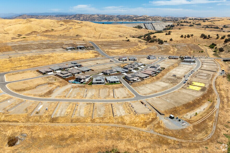 The Preserve at Millerton Lake portefeuille de 2 biens à vendre sur LoopNet.fr - Photo principale – Image 3 sur 9