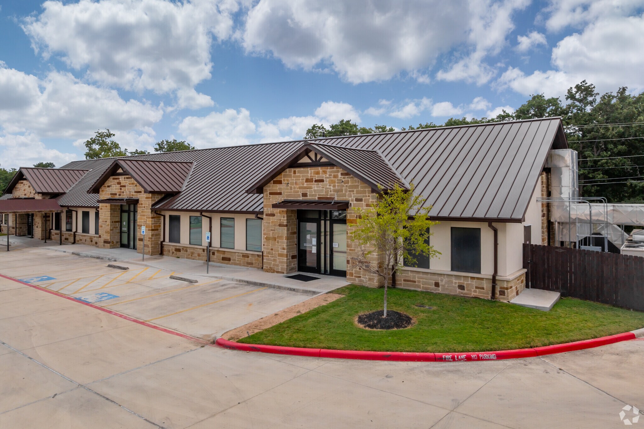 138 Old San Antonio Rd, Boerne, TX à louer Photo principale– Image 1 sur 23