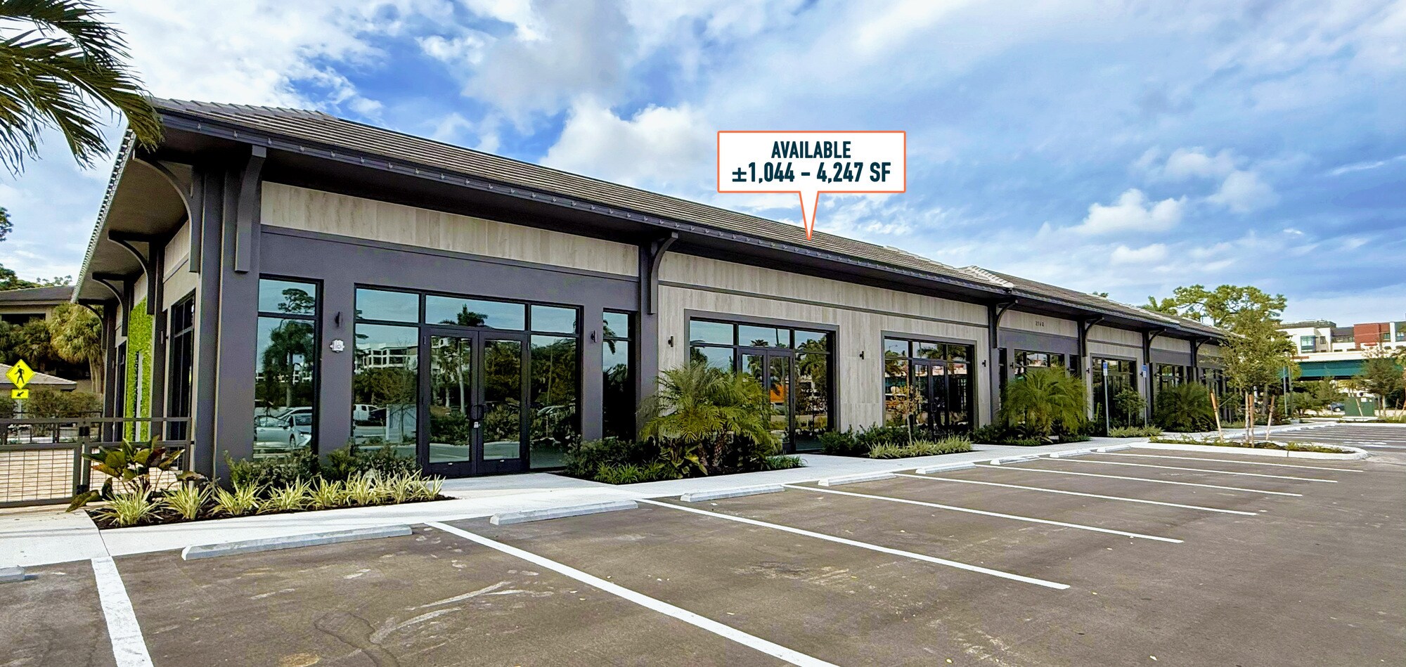 2600 Golden Gate Pky, Naples, FL à louer Photo de l’immeuble– Image 1 sur 8
